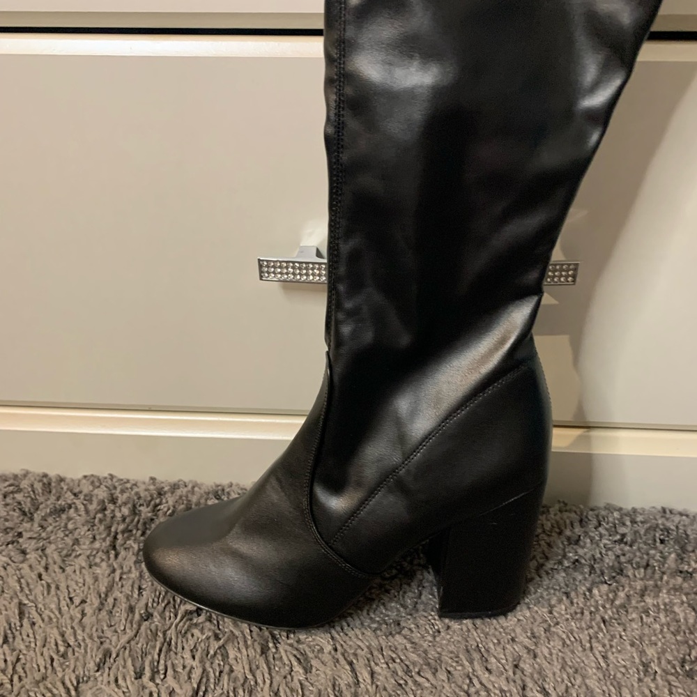 Thigh high leather STEVE MADDEN BOOTS size 10